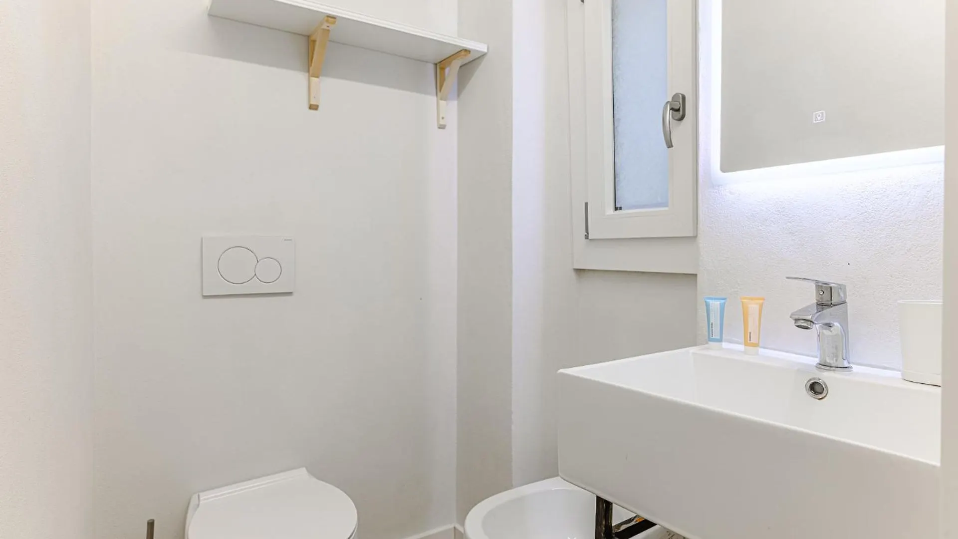 Il Giro Del Sole Apartment Pistoia